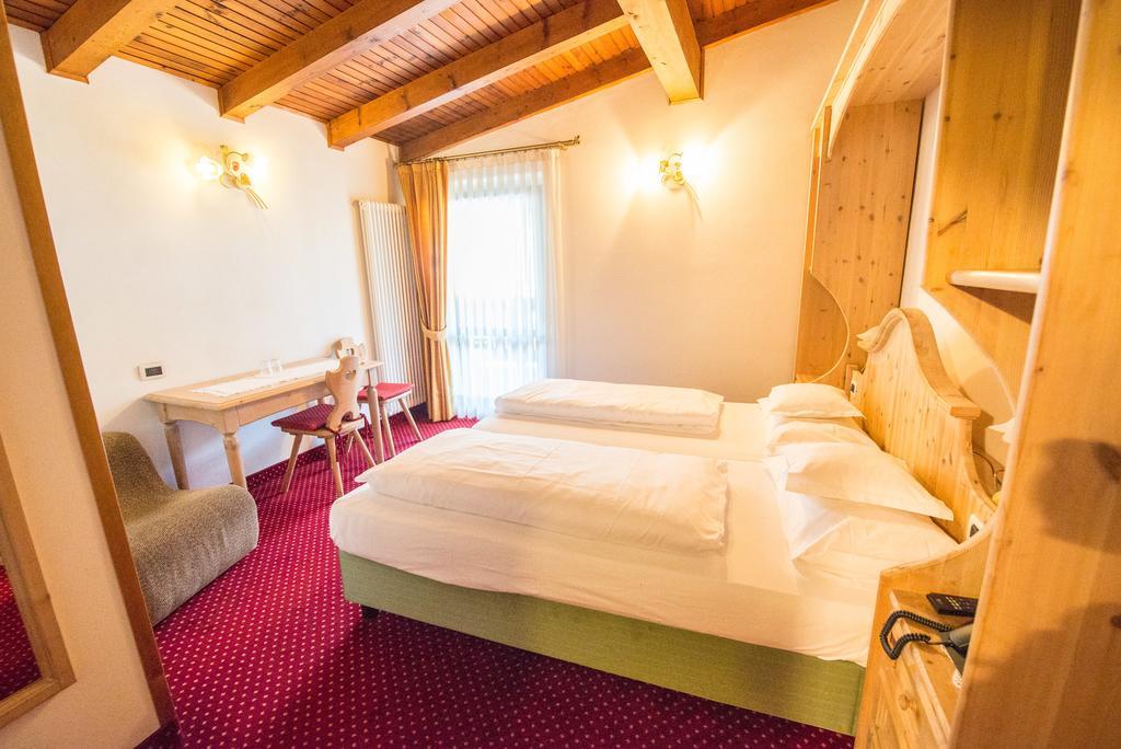 Hotel Garni Norma 마돈나 디 캄필리오 외부 사진
